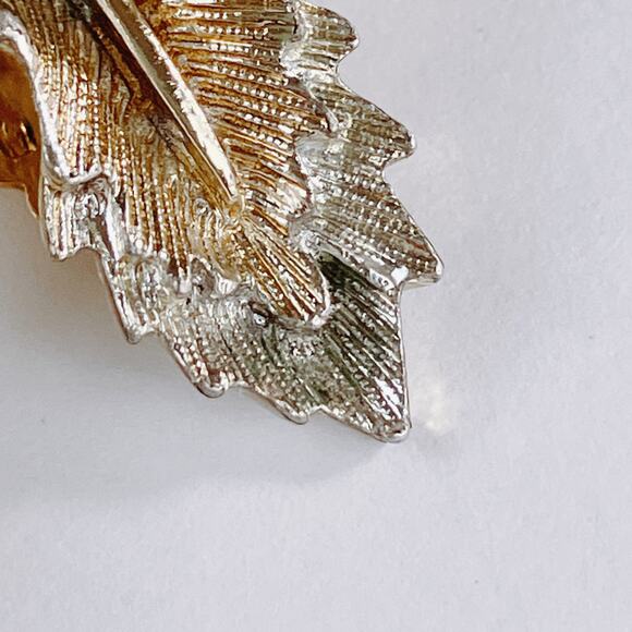 VTG Signed Sarah Coventry Mid Century Leaf Clip On Earrings Gold Silver Tone - Picture 9 of 12